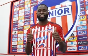 José Cuenú firmó contrato por un año con Junior. 