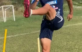 El defensa central Daniel Rivera fue la primera contratación de Junior para 2025.