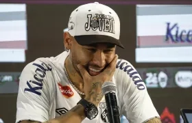 Neymar en rueda de prensa.