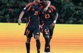 Neiser Villarreal celebrando su gol.