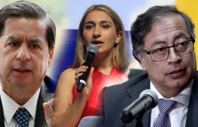 Juan Fernando Cristo, Laura Sarabia y Gustavo Petro.