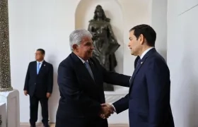 El presidente panameño, José Raúl Mulino (i), y el secretario de Estado de Estados Unidos, Marco Rubio.
