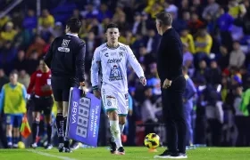James Rodríguez tras ser sustituido por el técnico Eduardo Berizzo.