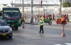 Orientadores de movilidad en la Vía 40.