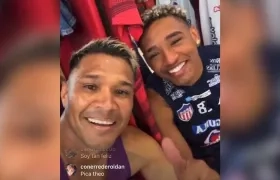 Teófilo Gutiérrez en el video con Jermein Peña. 