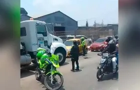 Accidente en la carrera 38 con calle 127, en la vía al corregimiento de Juan Mina. 