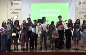 Algunos de los estudiantes beneficiados.