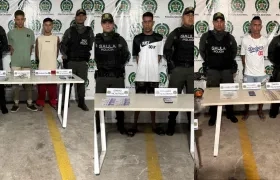 Varios de los capturados por parte el Gaula de la Policía. 