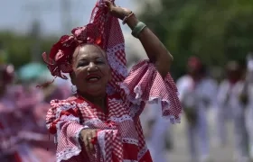 Una cumbiambera en la Vía 40.