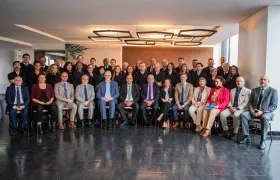 Encuentro en la Sala Plena de la JEP con las Embajadas de 12 países. 