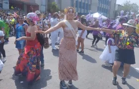 Miss Feminicidio en el desfile del Carnaval de la 44.