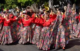 Grupo Orgullo de mi tierra durante Gran Parada Carlos Franco.