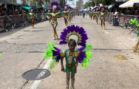 Hayberchel Valdés Vanega en el desfile del Carnaval de la 44.