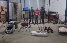 Licor adulterado incautado por la Policía Metropolitana de Barranquilla.