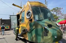 'El helicóptero de Donald Trump' durante la Batalla de Flores Sonia Osorio.