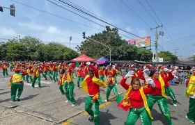 Las Marimondas de Asovendedores participaron el sábado en la Batalla de Flores de la 44.