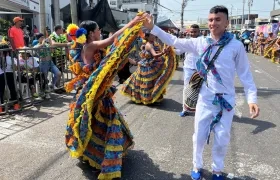 Alegría Universitaria está compuesto por 18 parejas. 