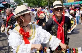 Pareja de bailarines que vino de Floridablanca (Santander).