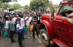 Productores de arroz bloquean carretera en Norte de Santander.