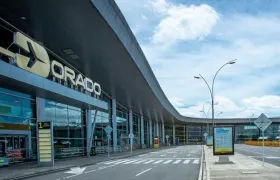 Fachada del aeropuerto El Dorado de Bogotá.