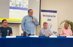 Daniel Trujillo, Weymar Muñoz, Helmut Bellingrodt y Édinson Acosta, durante la presentación de la Olimpiada de Ajedrez sub-16.