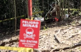 Zona de minas antipersona. Imagen de referencia.