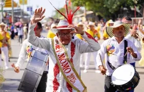 Gabriel Marriaga gozándose la Gran Parada de Comparsas, en la Vía 40.