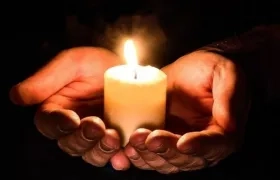 Bendición del fuego dentro la Vigilia Pascual.