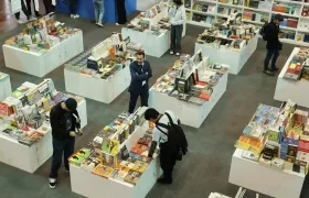 El público durante la Feria Internacional del Libro de Bogotá. 