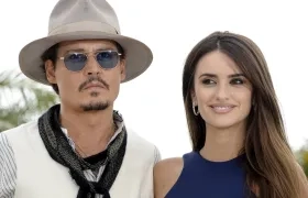 El actor estadounidense Johnny Depp, junto a la actriz española Penélope.