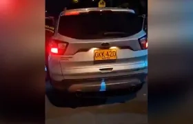 La camioneta del esquema de seguridad de Juan Fernando Cristo.