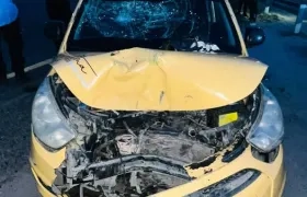 Taxi involucrado en el accidente. 