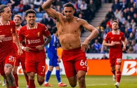 El festejo de Trent Alexander-Arnold tras marcar el gol del triunfo del Liverpool sobre el Leicester.