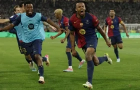 Jules Koundé canta el gol que marcó para darle la victoria y el título de la Copa del Rey al Barcelona. 