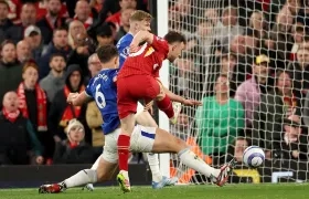 El remate de Diogo Jota que terminó en el gol del triunfo para el Liverpool.