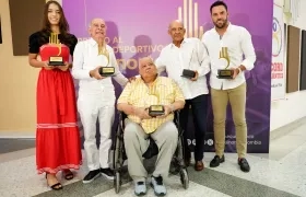 Grupo de ganadores del Premio al Mérito Deportivo Equinorte. 