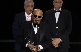 Rubby Pérez tras recibir su distinción en el Teatro Nacional de Santo Domingo.