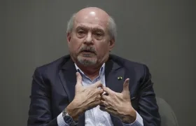  El escritor peruano Pedro Cateriano, durante la Feria del Libro.