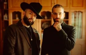 Maluma y Carín León después de su éxito 'Según quién'. 