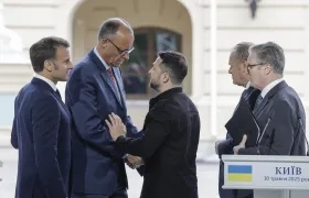 El Presidente de Ucrania, Volodimir Zelenski, junto a líderes europeos en Kiev.