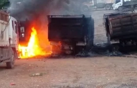 Vehículo incinerado.