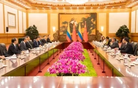 Reunión de los Gobiernos de China y Colombia.