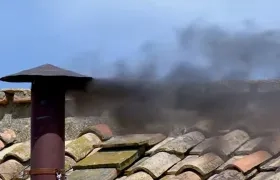 El humo negro de este jueves.