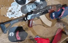 El fusil AK 47 que incautó el Gaula de la Policía.