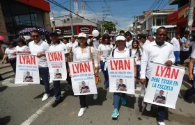 Marcha pidiendo la libertad del niño Lyan Hortúa.