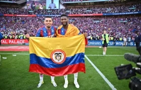 Daniel Muñoz y Jefferson Lerma, campeones de la FA Cup 2024-25 con Crystal Palace.