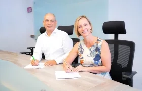 Henry Maury Ardila, vicerrector de CTeI de la CUC, y Vicky Osorio, directora ejecutiva de ProBarranquilla.