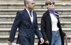 Dani Alves y su abogada Inés Guardiola. 