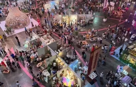 Vista panorámica de la asistencia a la feria AMA en Puerta de Oro.