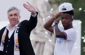 Ancelotti y Vinicius festejando el título de la Champions en 2022. 